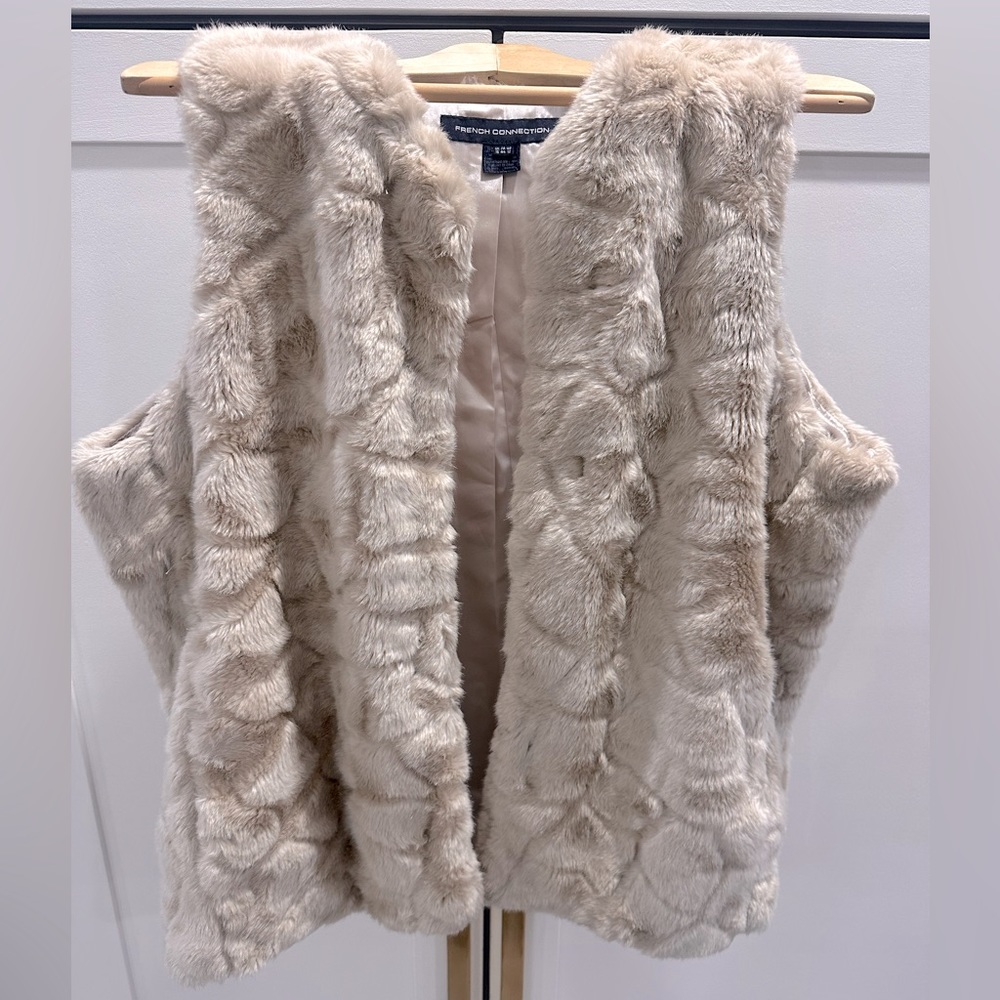 FRENCH CONNECTION Faux Fur Vest Size 12